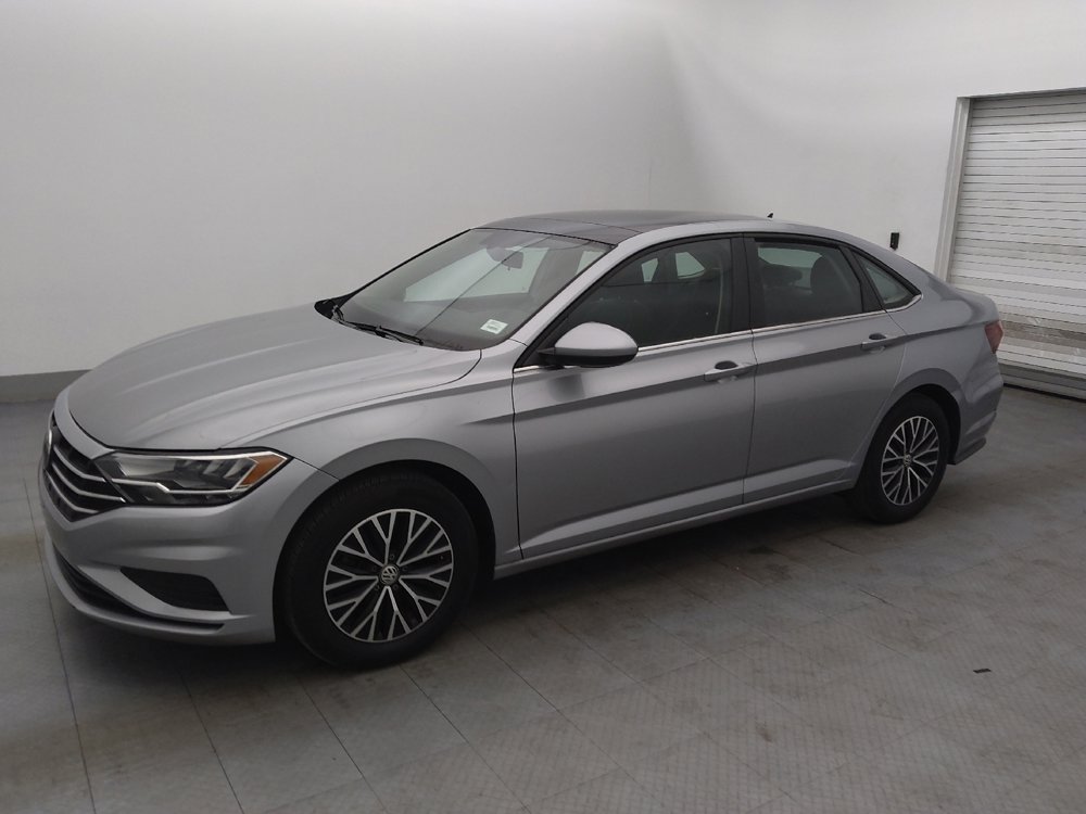 Used 2019 Volkswagen Jetta SE w/ Cold Weather Package FWD image 2