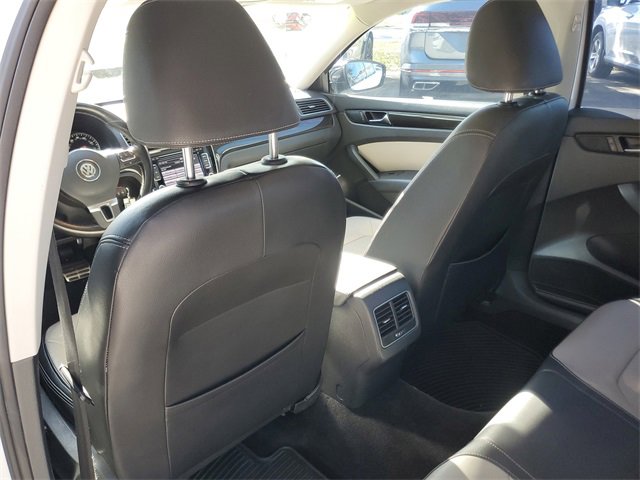 Used 2015 Volkswagen Passat 1.8T Sport image 11