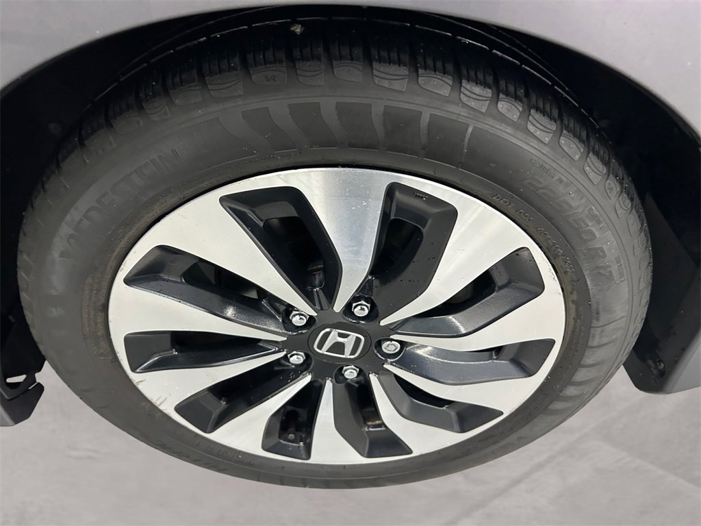 Used 2017 Honda Accord Touring image 14