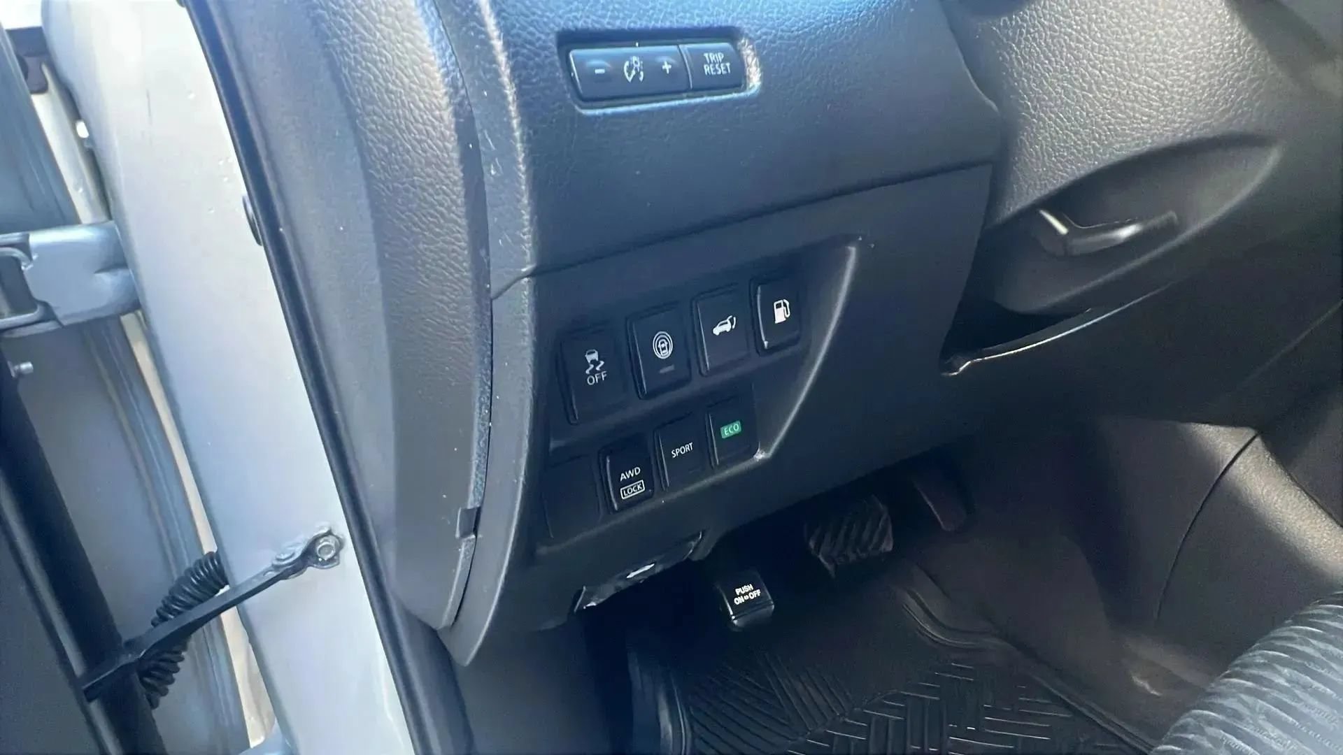 Used 2019 Nissan Rogue SV AWD/4WD image 25