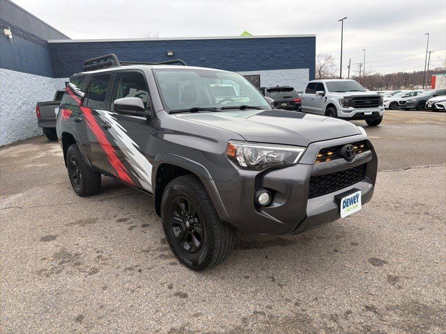 Used 2014 Toyota 4Runner SR5 image 7