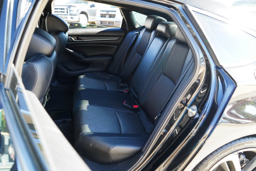 Used 2019 Honda Accord Sport image 9
