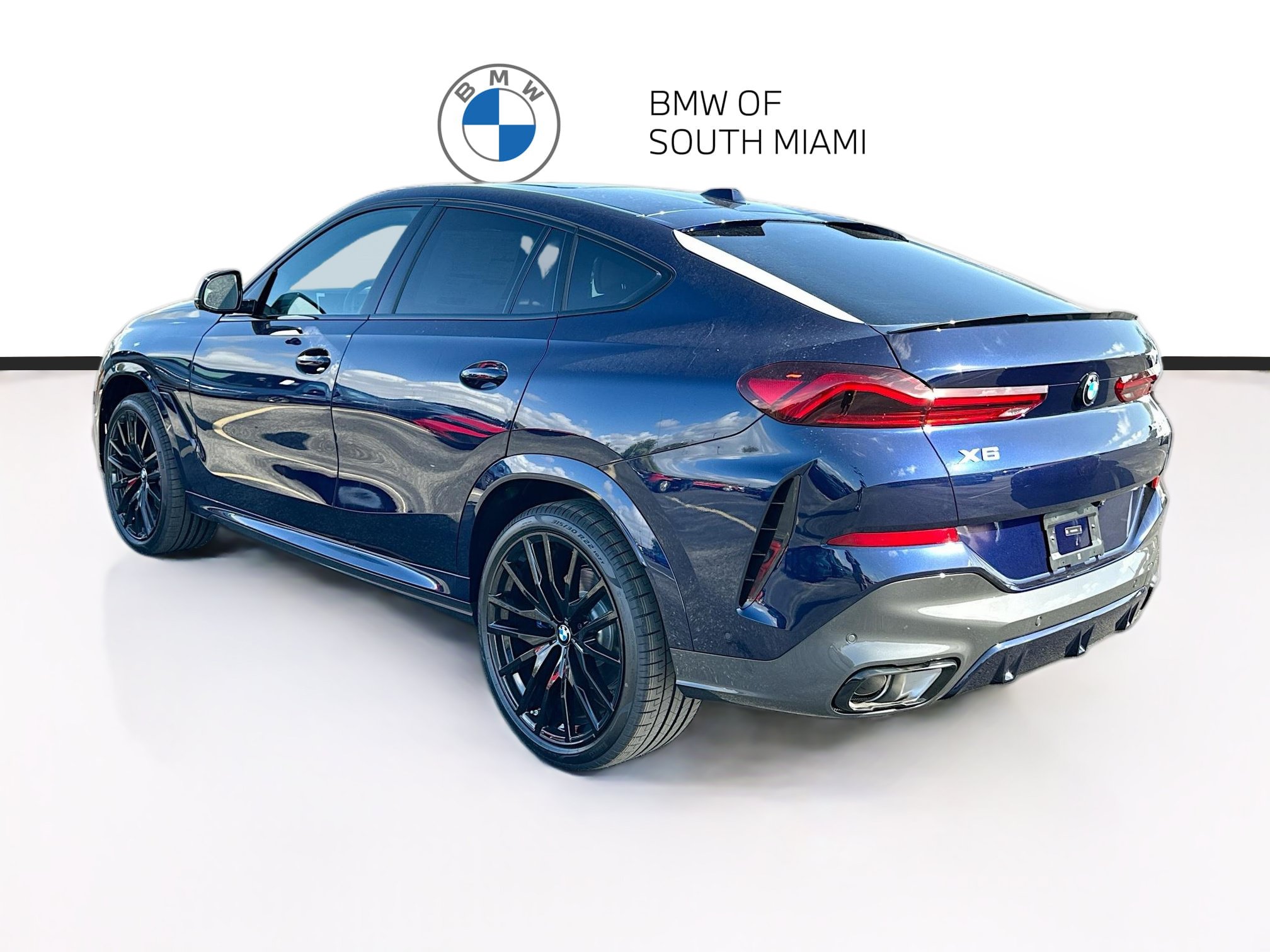 Used 2026 BMW X6 xDrive40i w/ Executive Package AWD/4WD image 4