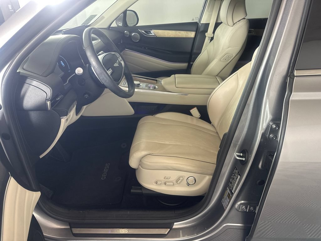 Used 2024 Genesis GV80 2.5T w/ Prestige Package AWD/4WD image 3