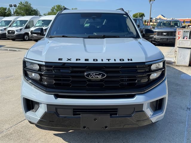 Used 2025 Ford Expedition Max Platinum w/ Stealth Appearance Package AWD/4WD image 2