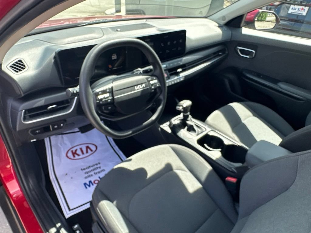 Used 2025 Kia K4 FWD image 12