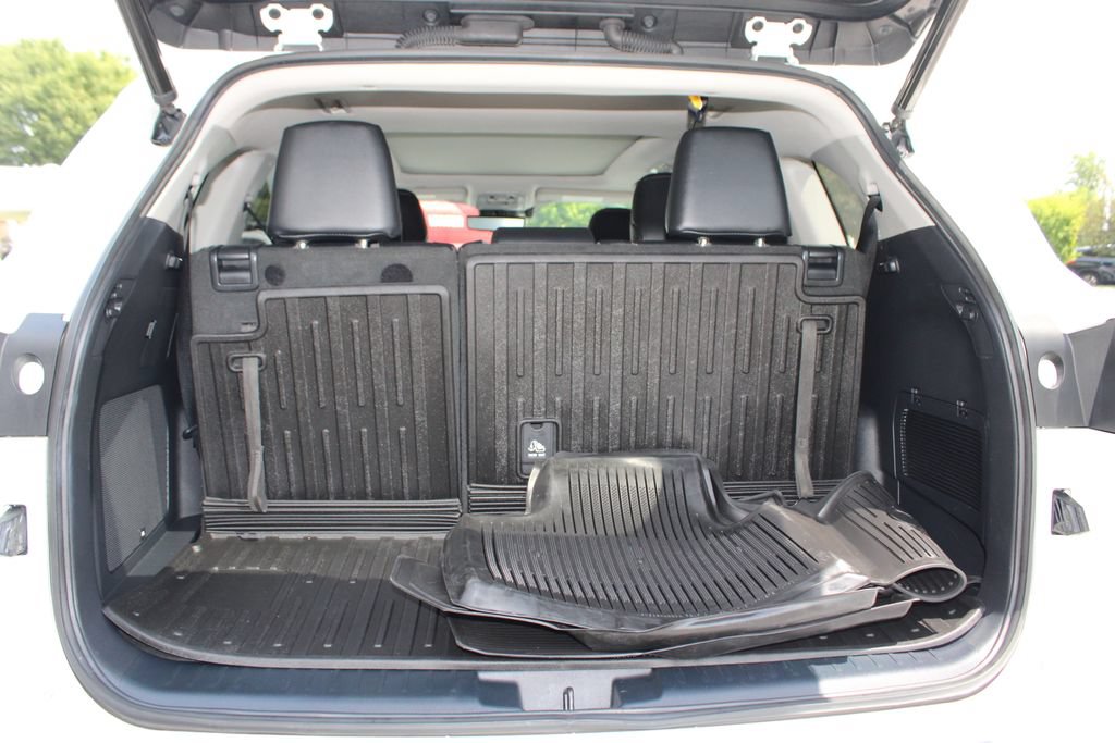 Used 2021 Toyota Highlander Platinum AWD/4WD image 13