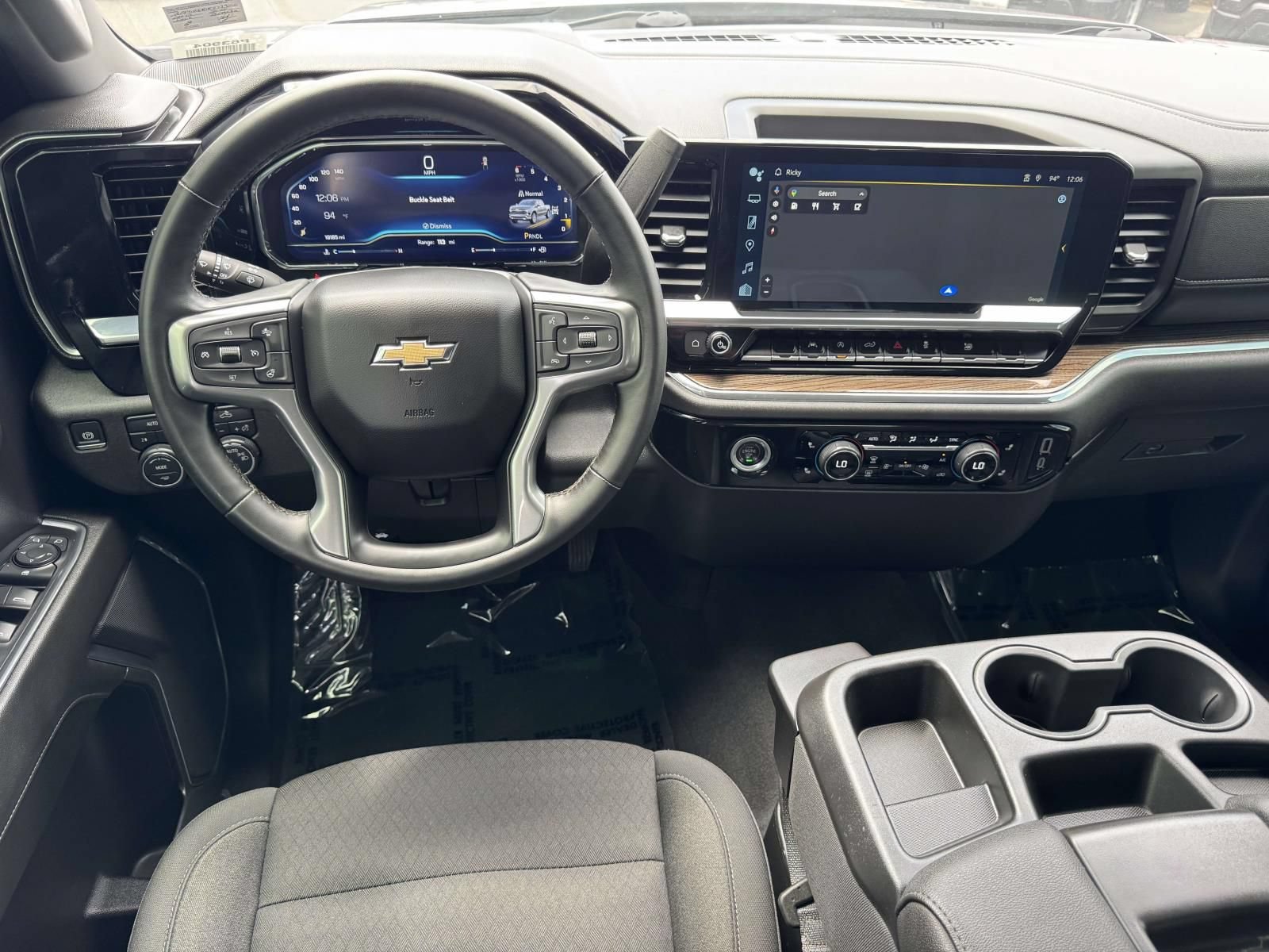 Used 2024 Chevrolet Silverado 1500 LT AWD/4WD image 9