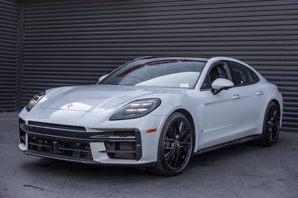 Certified 2025 Porsche Panamera GTS image 1