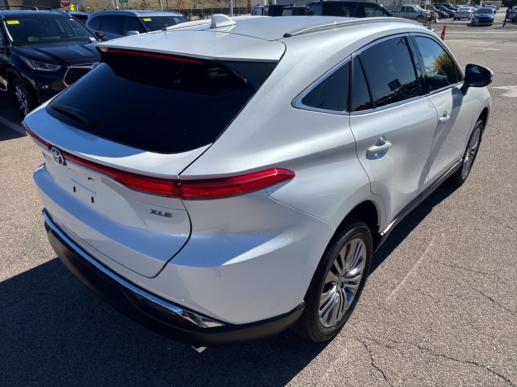 Used 2023 Toyota Venza XLE AWD/4WD image 9