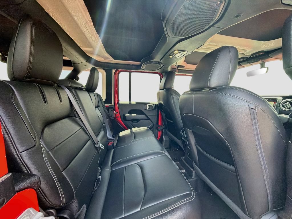 Used 2021 Jeep Wrangler Unlimited Sahara AWD/4WD image 31