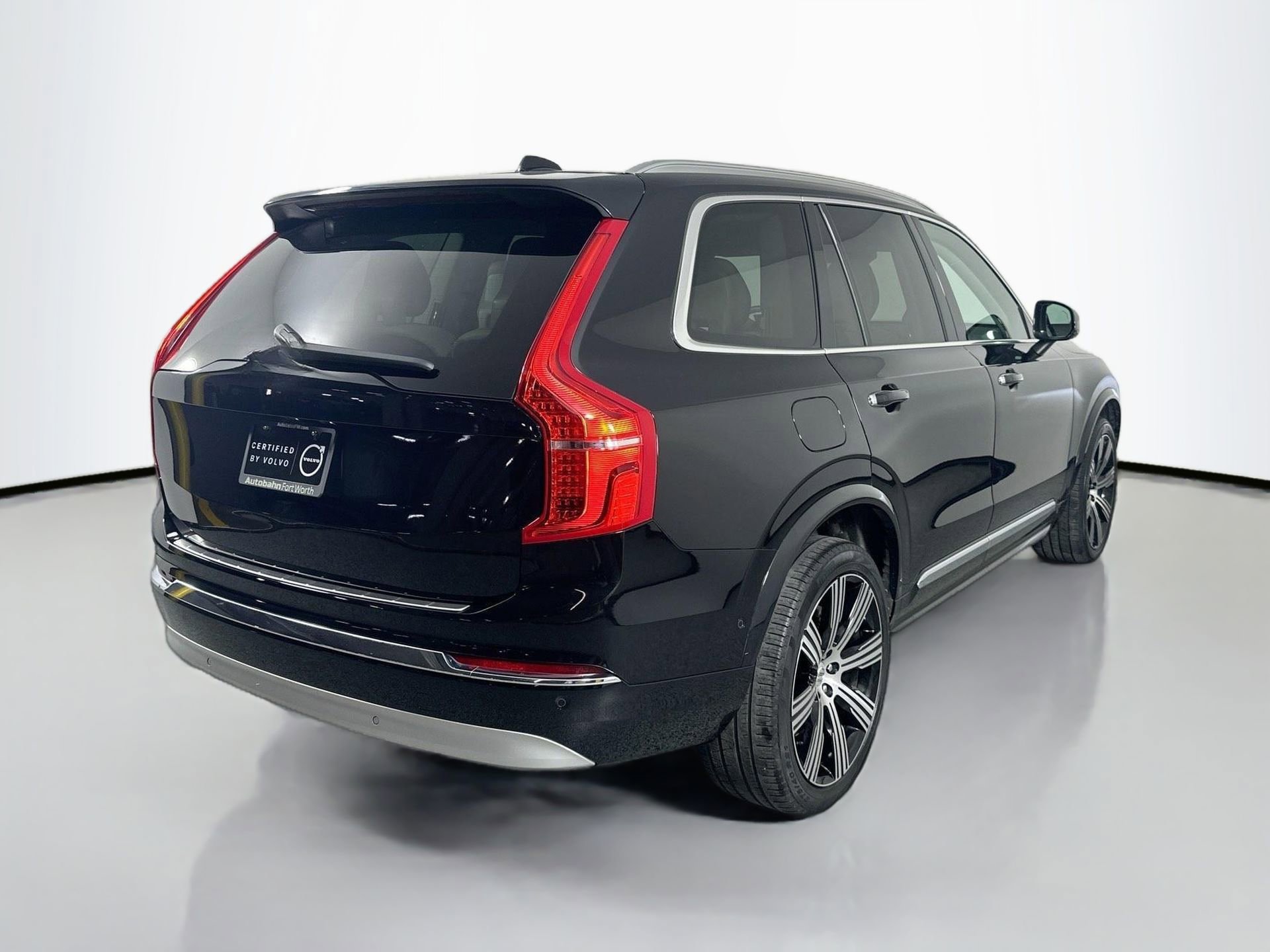 Certified 2024 Volvo XC90 B5 Plus image 6