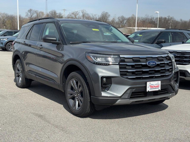 New 2026 Ford Explorer Active image 2
