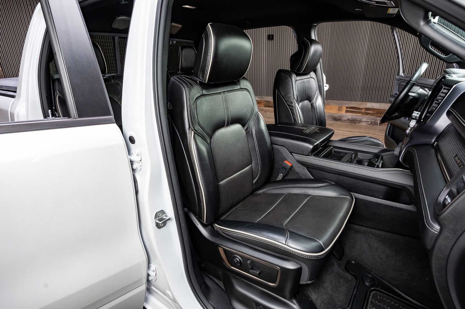 Used 2021 RAM 1500 Limited w/ Night Edition image 32