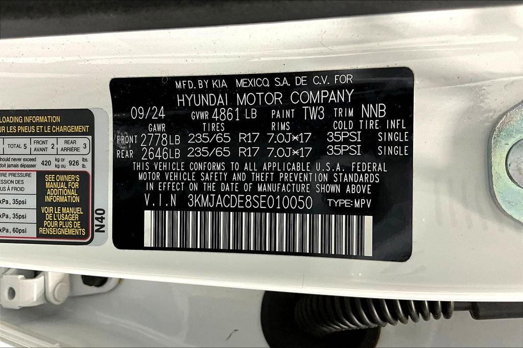 Used 2025 Hyundai Tucson SE image 40