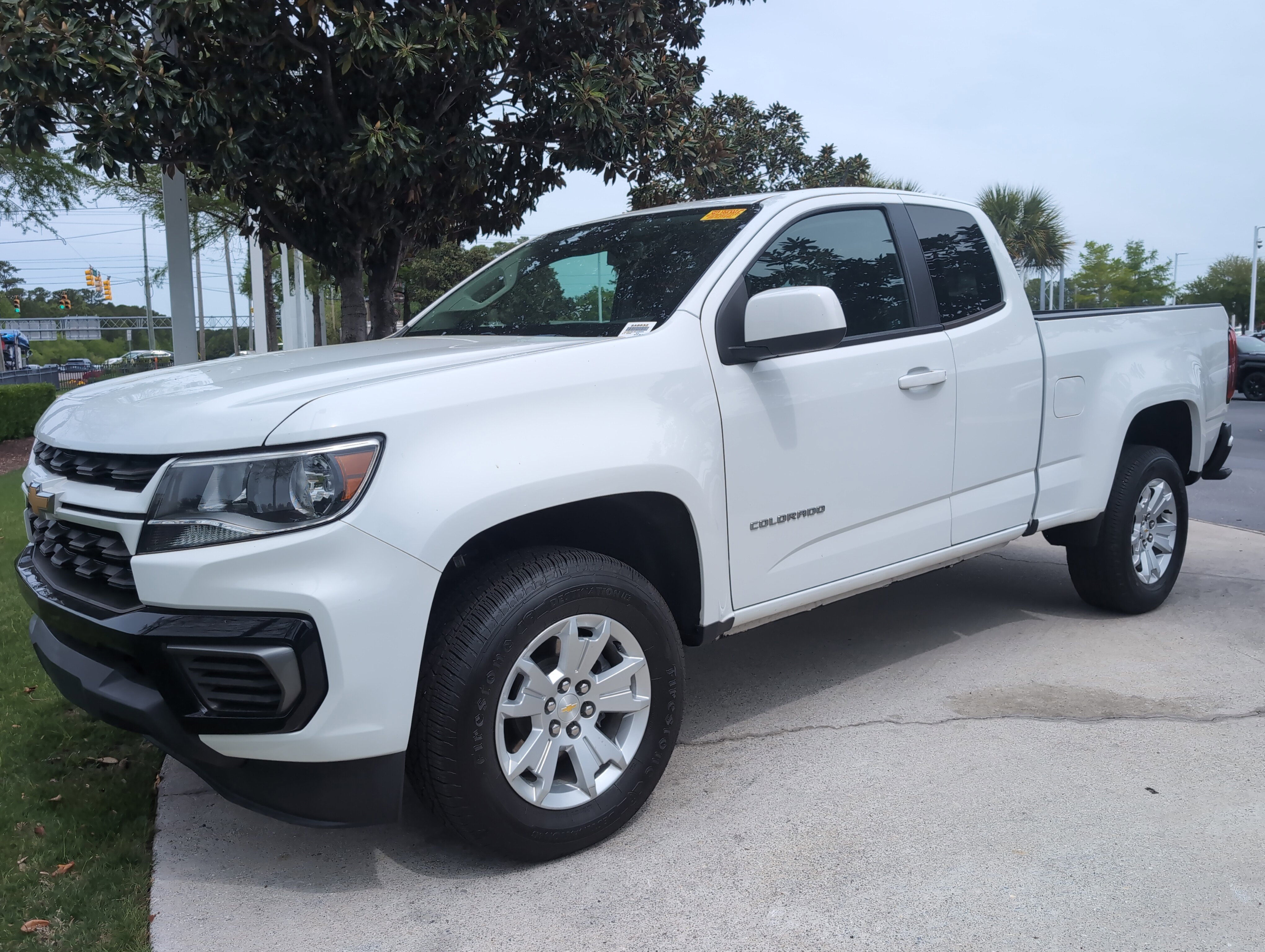 Used 2022 Chevrolet Colorado LT w/ Fleet Safety Package image 5
