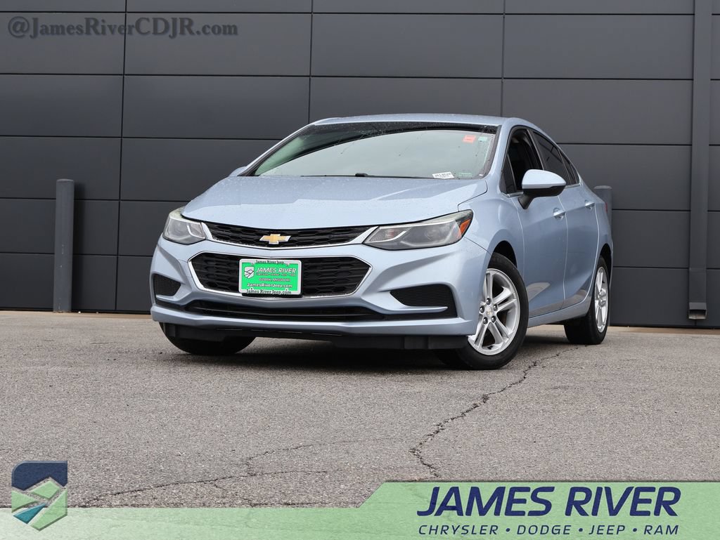 Used 2018 Chevrolet Cruze LT FWD image 1