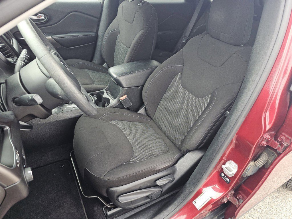 Used 2021 Jeep Cherokee Latitude image 6