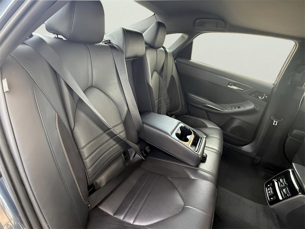 Used 2020 Toyota Avalon Touring image 7
