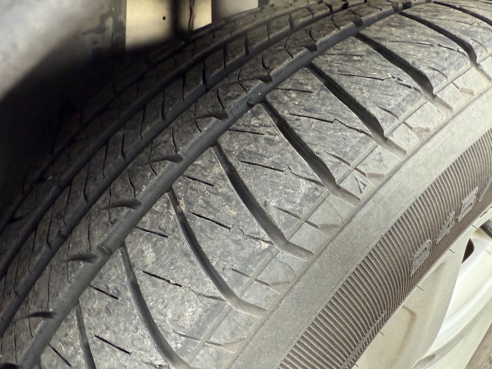 Used 2017 Ford Explorer XLT image 18