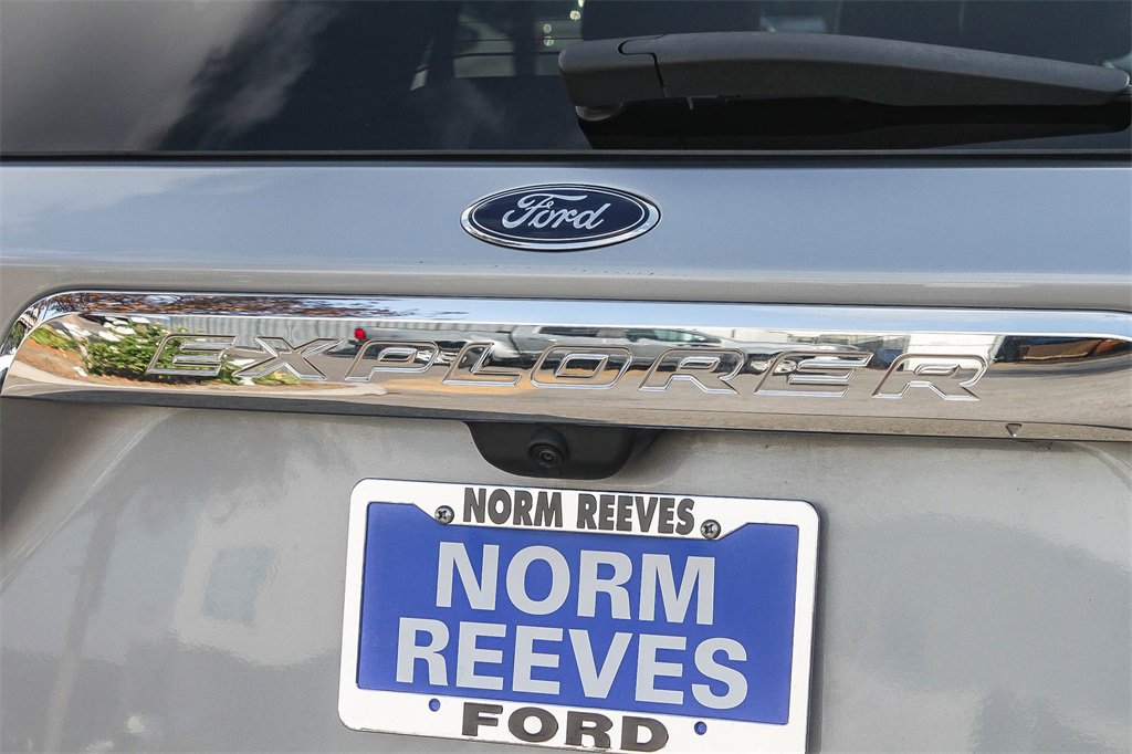 Used 2023 Ford Explorer XLT w/ Equipment Group 202A image 12