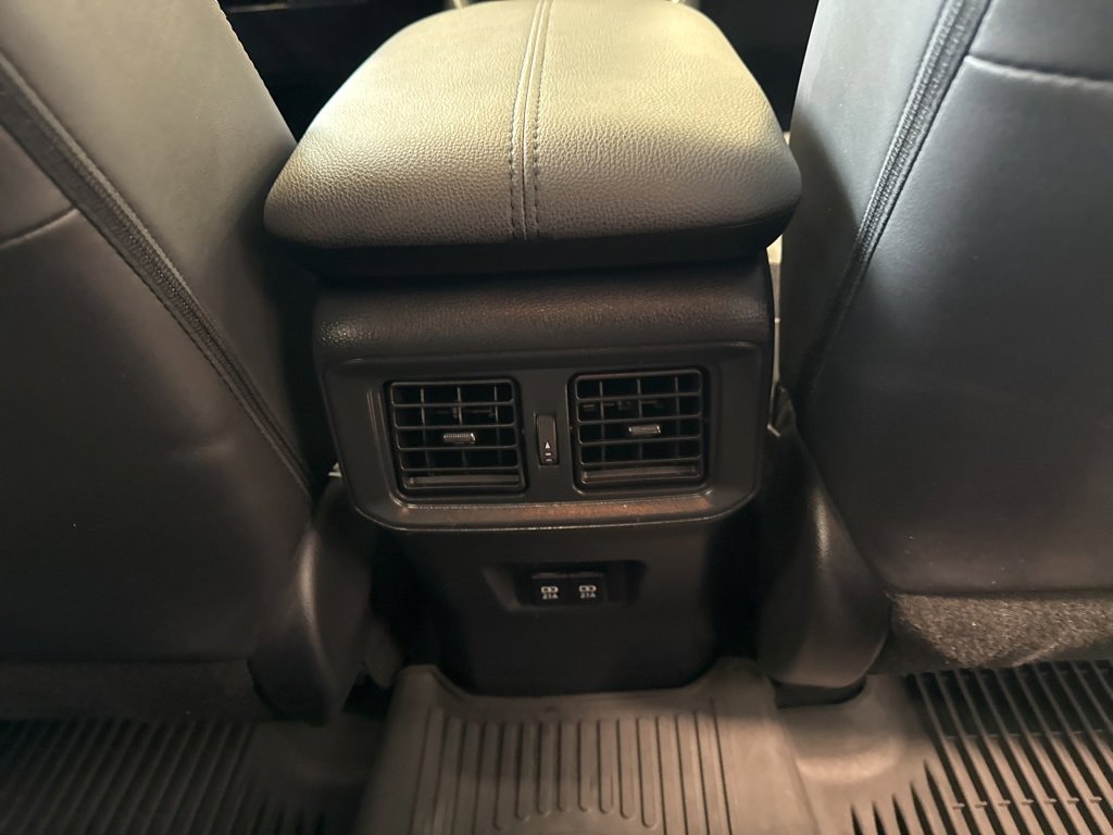 Used 2019 Toyota RAV4 Limited image 17