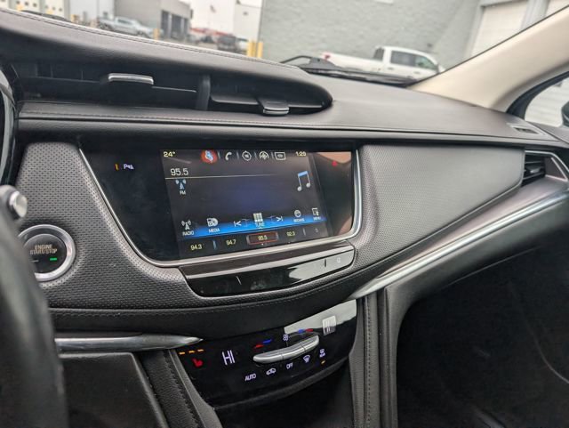 Used 2018 Cadillac XT5 Luxury w/ Driver Awareness Package image 21