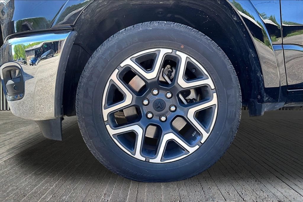 Used 2026 RAM 1500 Laramie AWD/4WD image 9