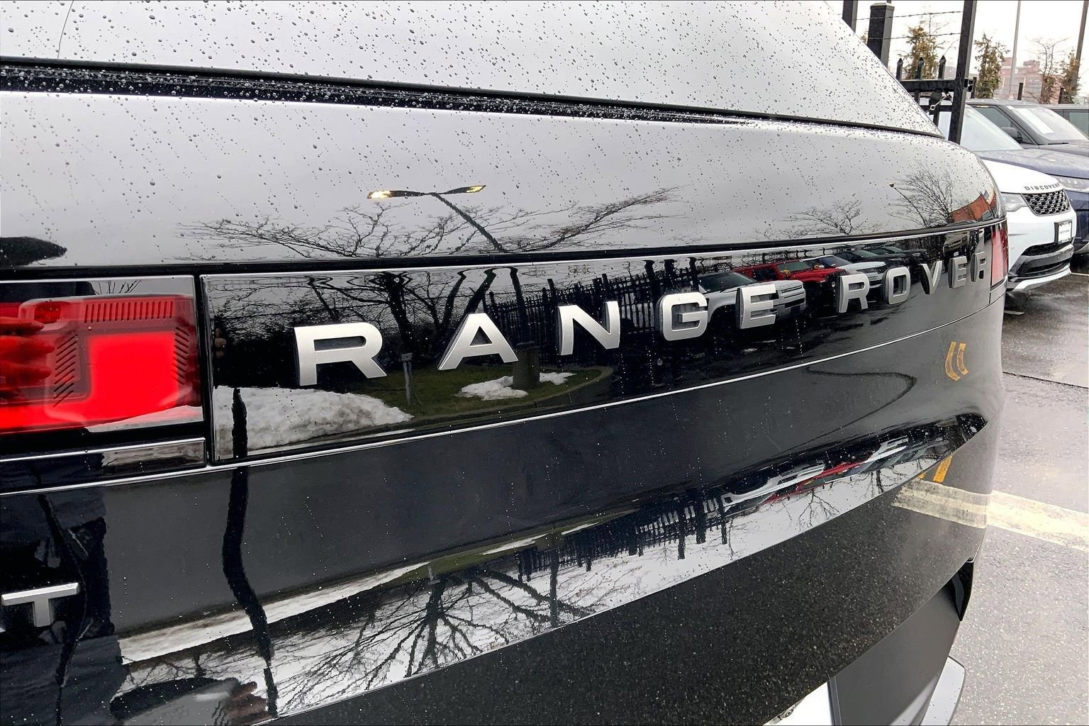 Used 2024 Land Rover Range Rover Sport SE image 9