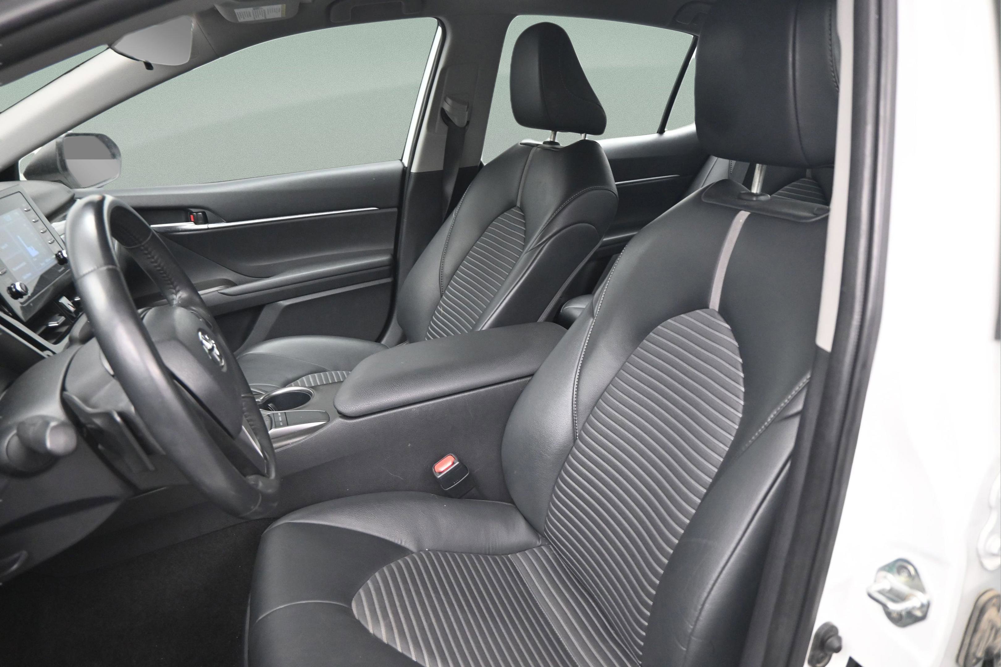 Certified 2024 Toyota Camry SE FWD image 33