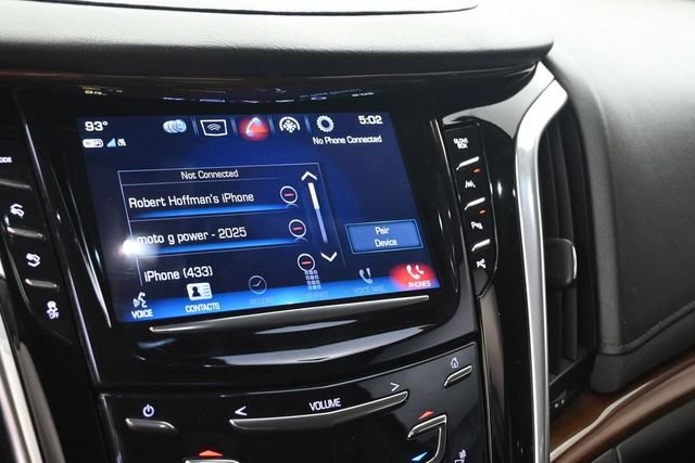 Used 2020 Cadillac Escalade Luxury w/ Escalade Sport Edition AWD/4WD image 28