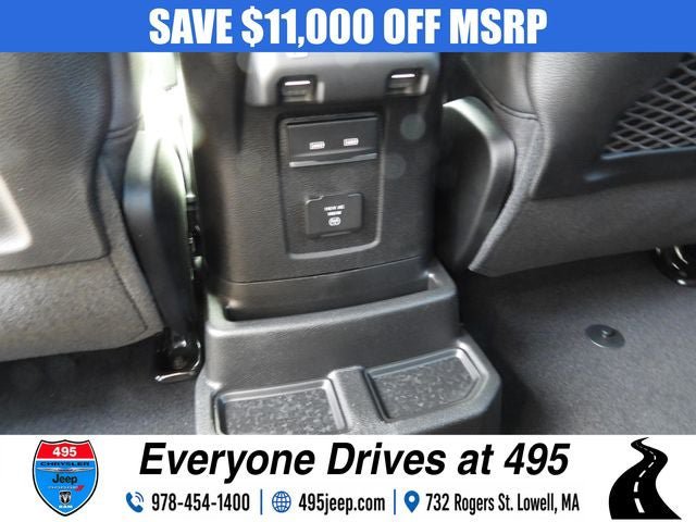 New 2025 Jeep Wrangler Unlimited Sahara w/ Technology Group AWD/4WD image 15