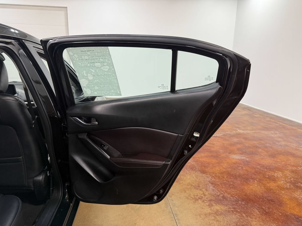 Used 2018 MAZDA MAZDA3 Touring FWD image 62