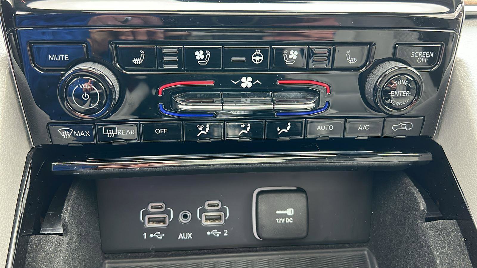 Used 2022 Jeep Grand Cherokee Summit w/ Adv Protech Group IV AWD/4WD image 28