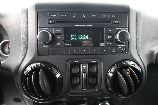 Used 2012 Jeep Wrangler Unlimited Sahara AWD/4WD image 28