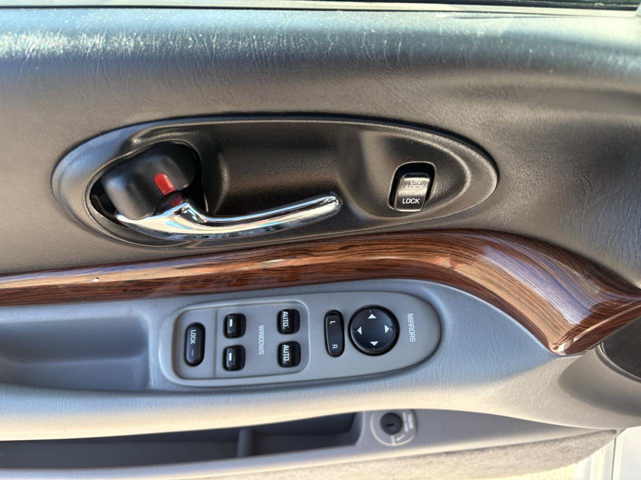 Used 2004 Buick Le Sabre Custom FWD image 26