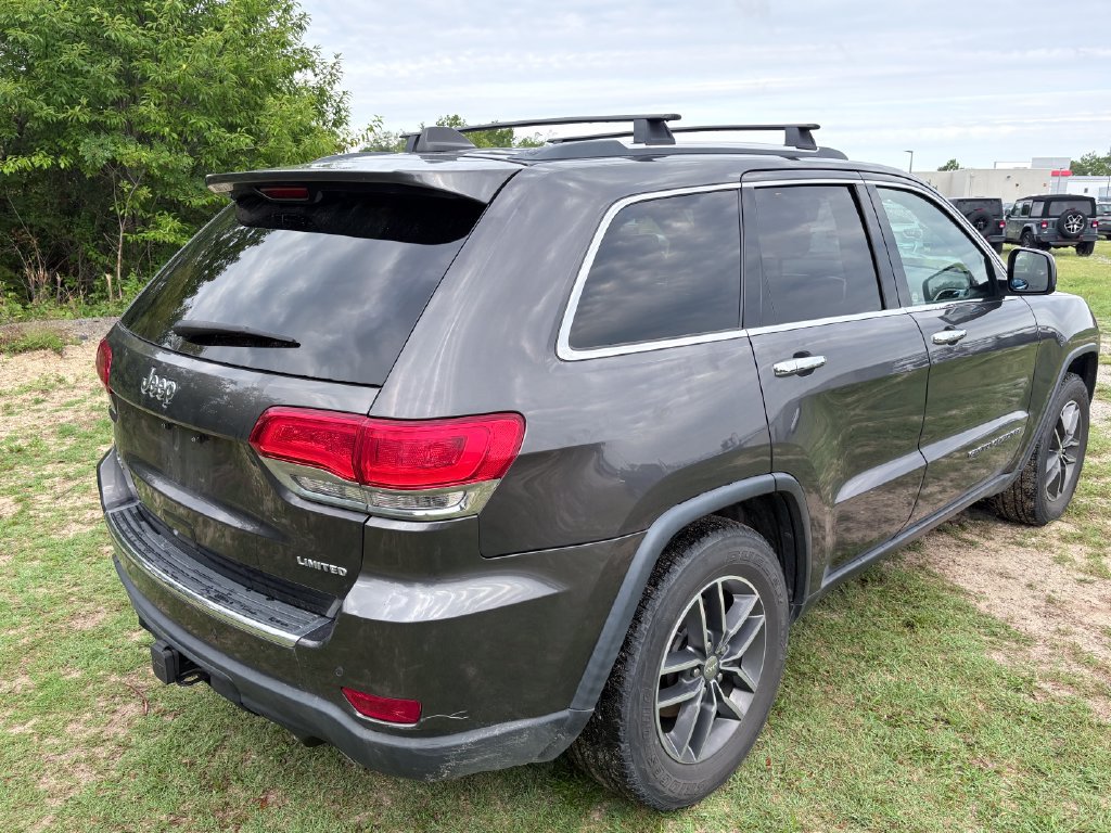 Used 2017 Jeep Grand Cherokee Limited w/ Trailer Tow Group IV AWD/4WD image 16