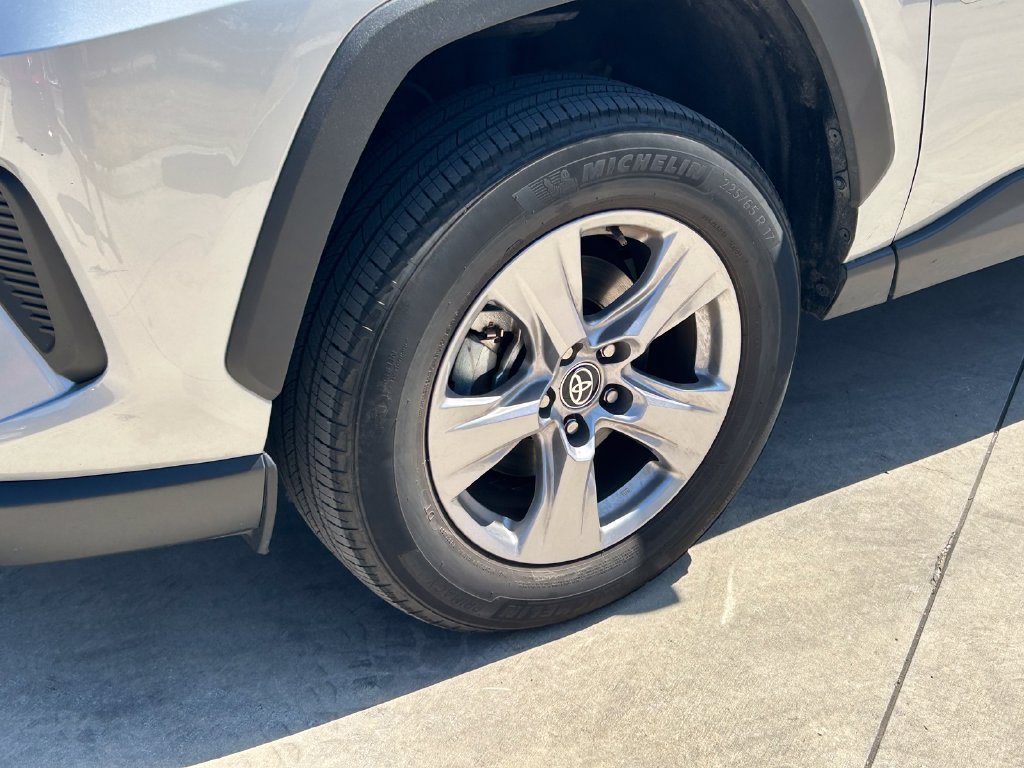 Certified 2025 Toyota RAV4 XLE w/ Convenience Package FWD image 9