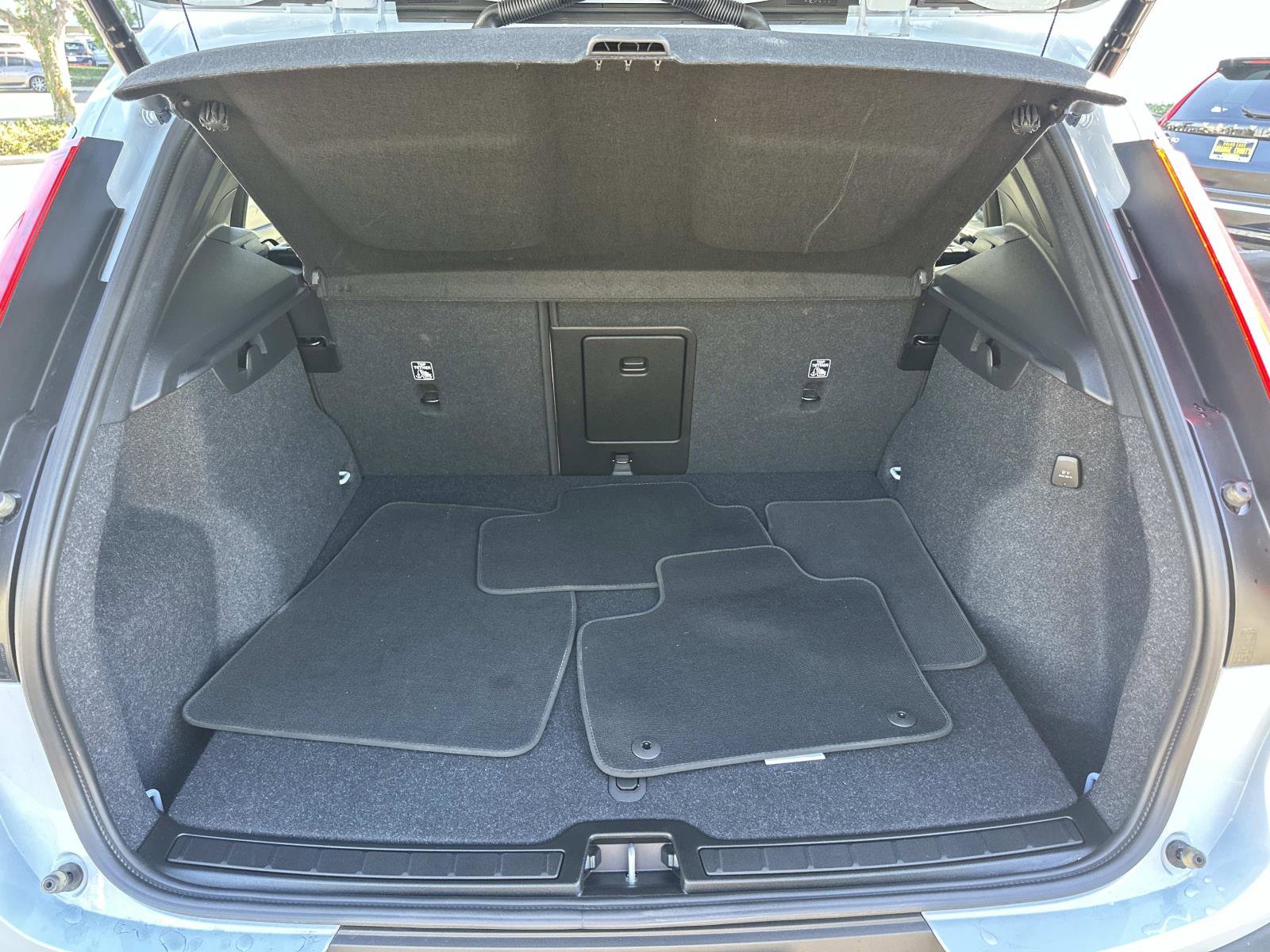 Certified 2026 Volvo XC40 B5 Plus w/ Protection Package Premier image 23