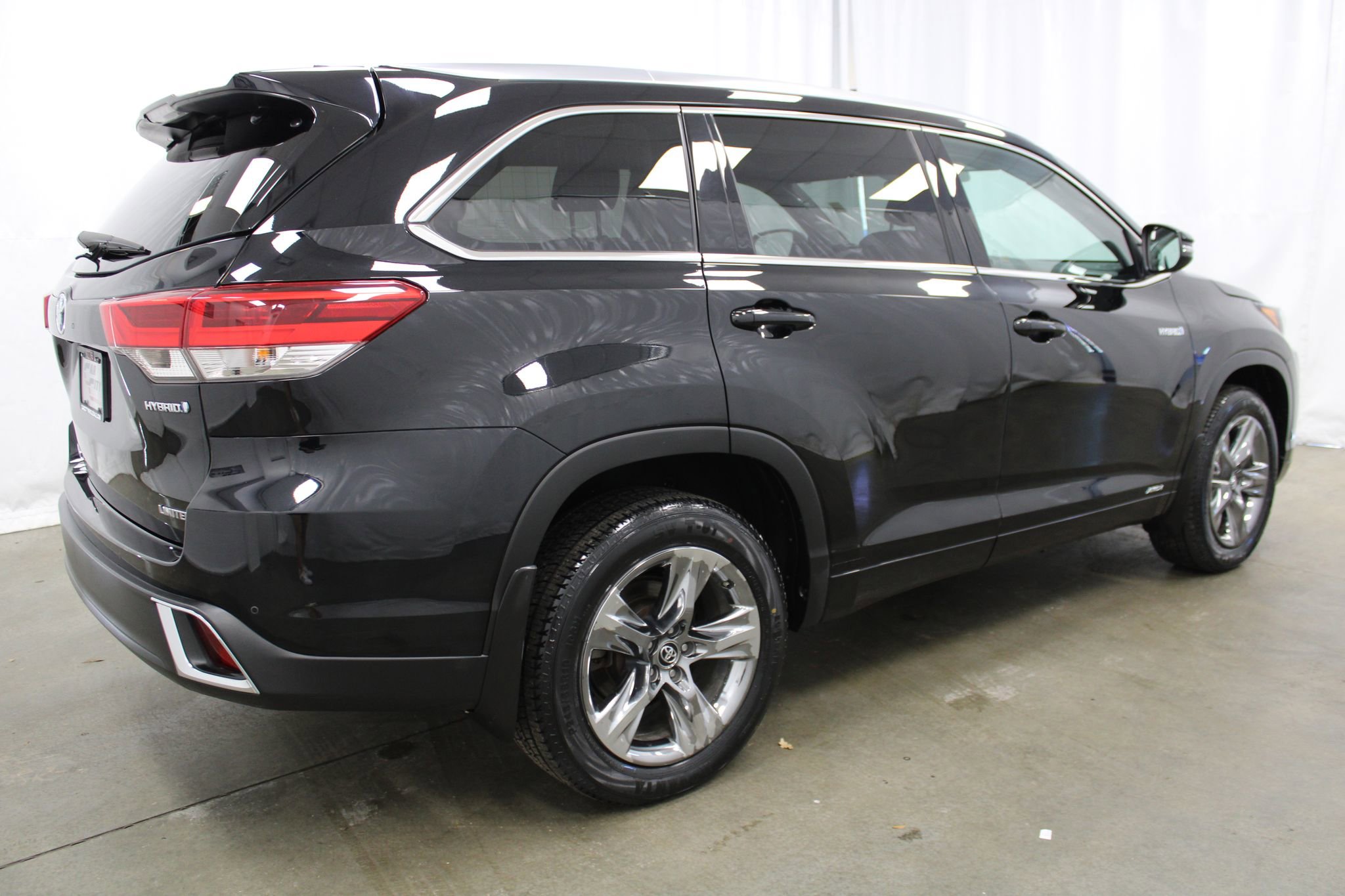 Used 2019 Toyota Highlander Limited Platinum image 5