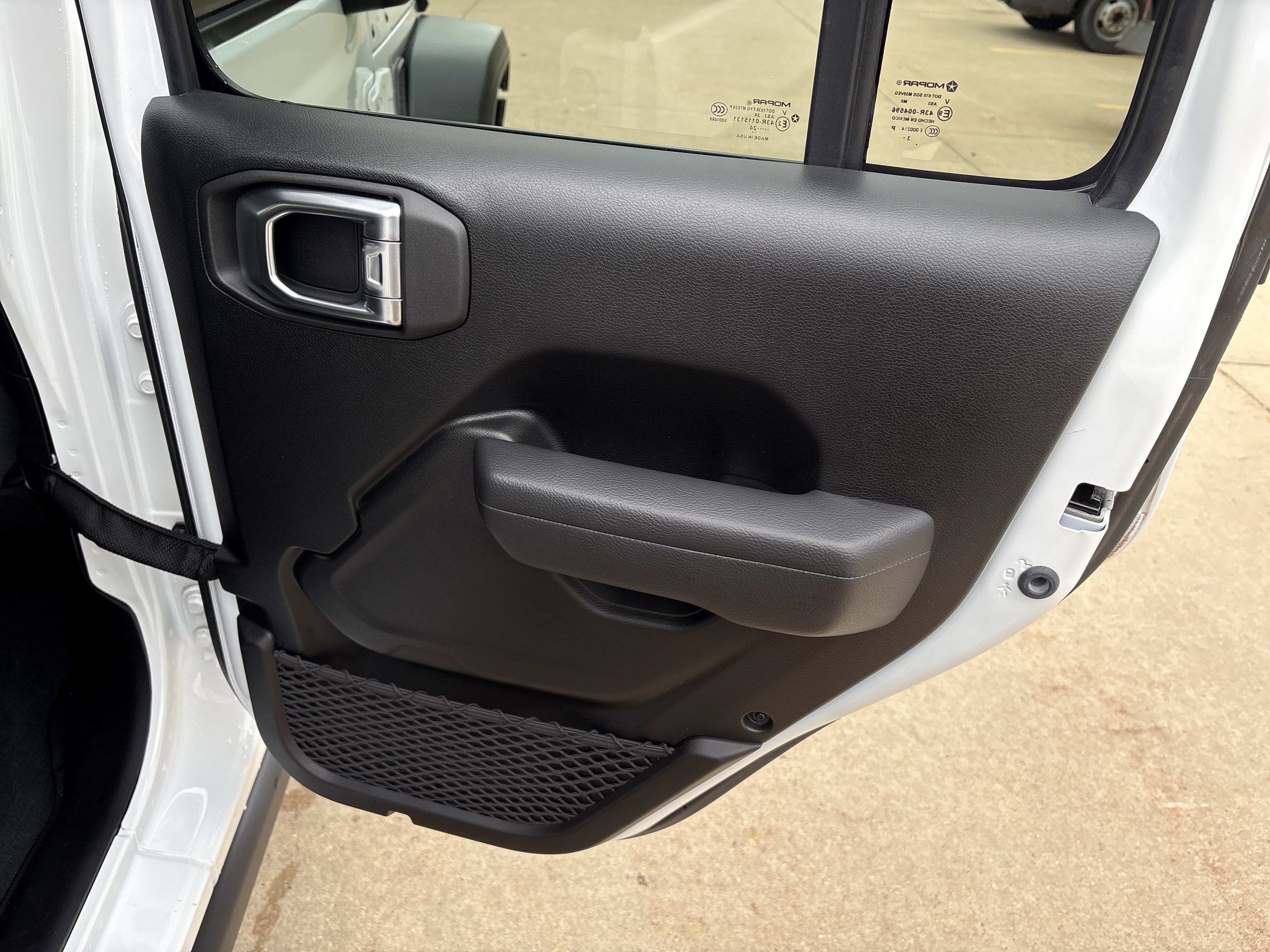 Used 2024 Jeep Wrangler Unlimited Sport AWD/4WD image 17