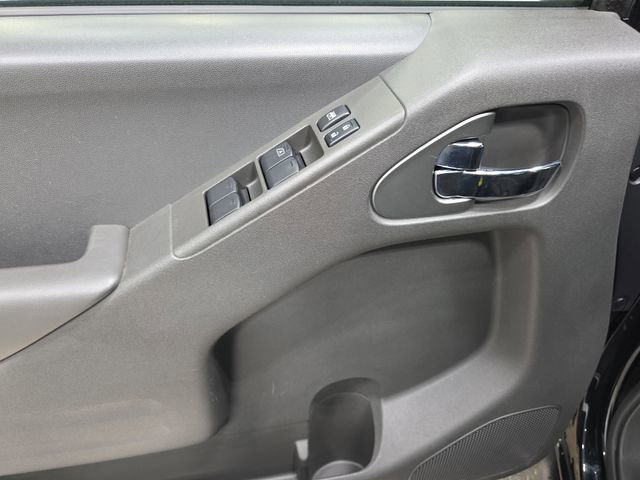 Used 2016 Nissan Frontier PRO-4X AWD/4WD image 28