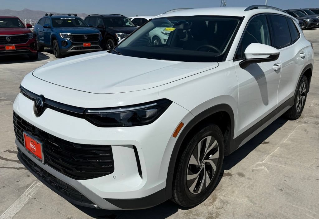Certified 2025 Volkswagen Tiguan S FWD image 4