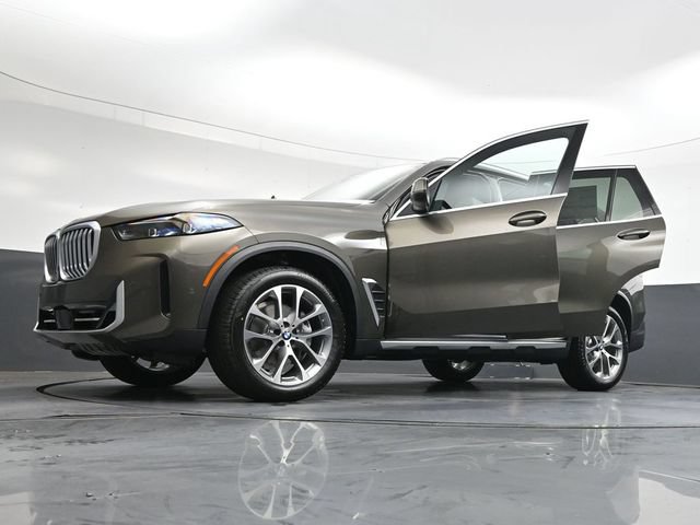New 2026 BMW X5 xDrive40i w/ Premium Package AWD/4WD image 43