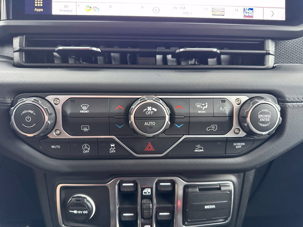 Certified 2026 Jeep Gladiator Rubicon AWD/4WD image 14