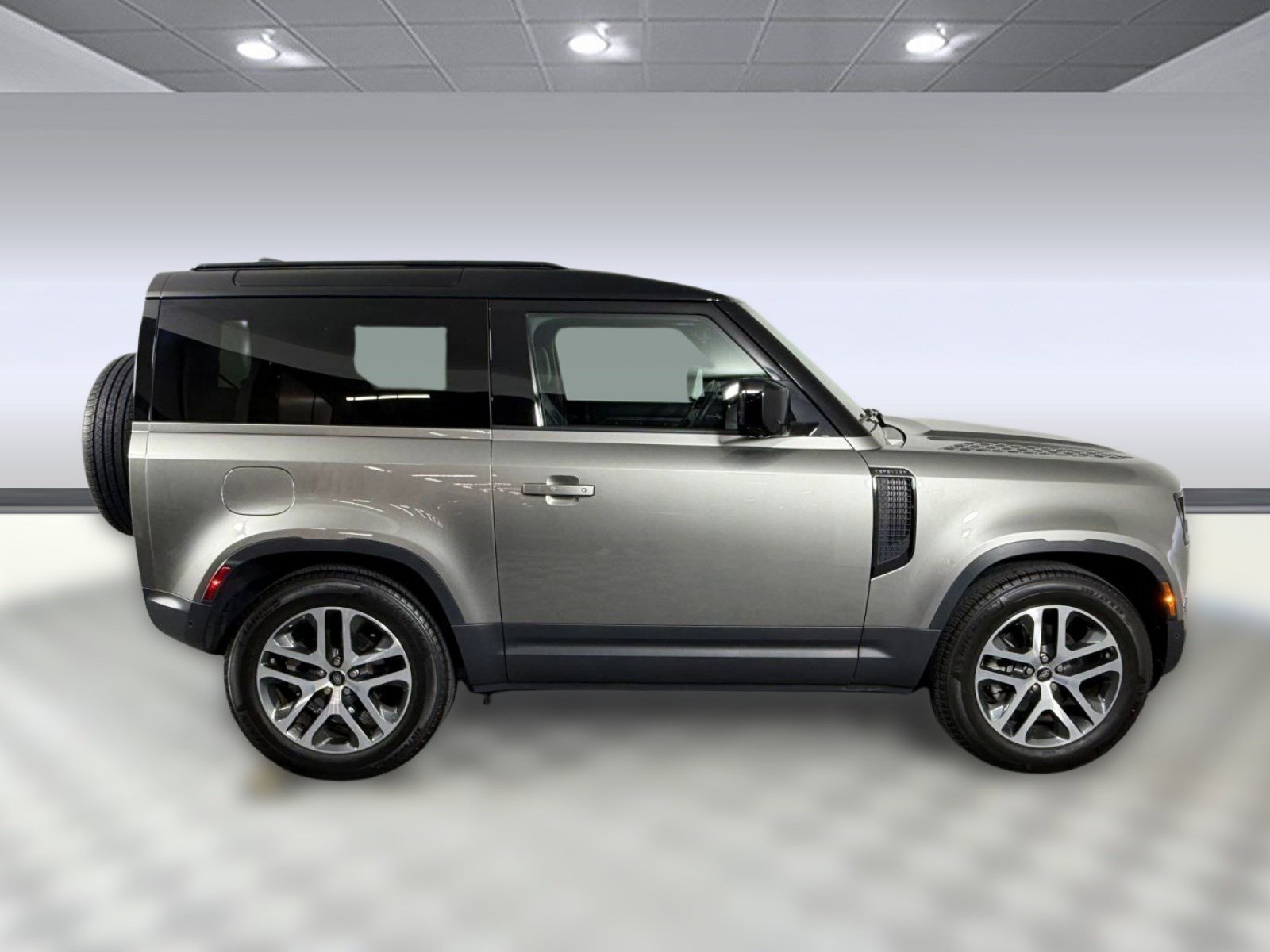 Used 2023 Land Rover Defender 90 S image 8