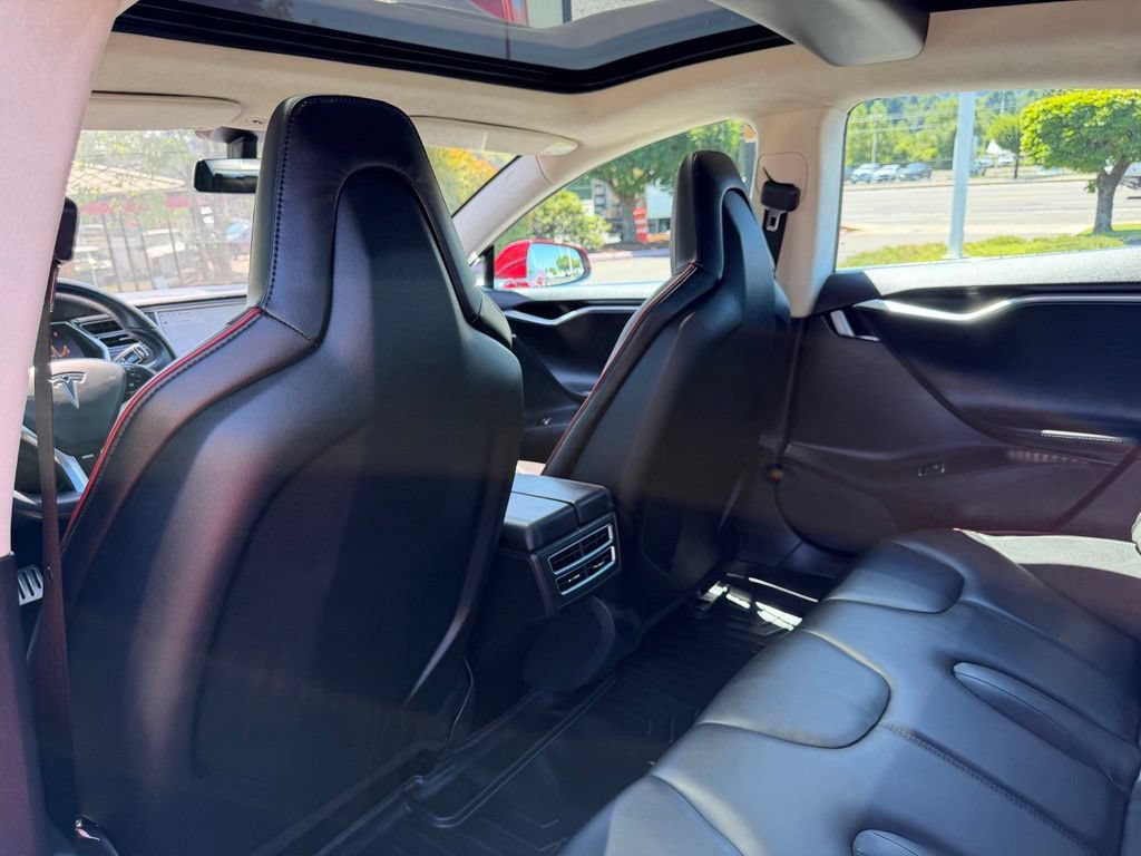 Used 2013 Tesla Model S Performance RWD image 30