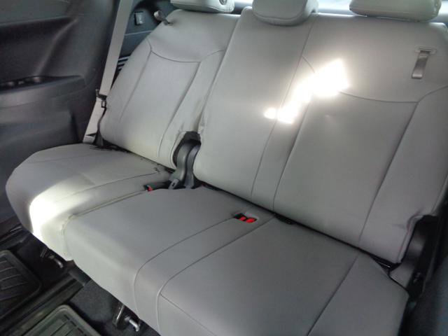 Used 2025 Toyota Sienna XLE w/ XLE Plus Package image 36