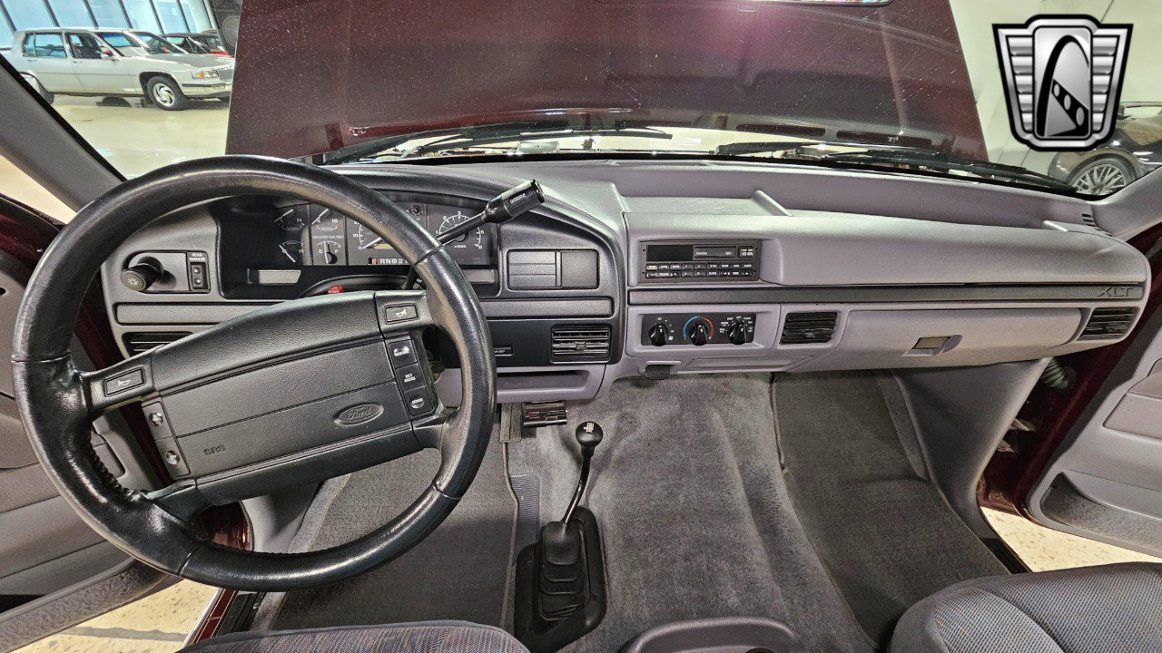 Used 1996 Ford Bronco XLT image 25