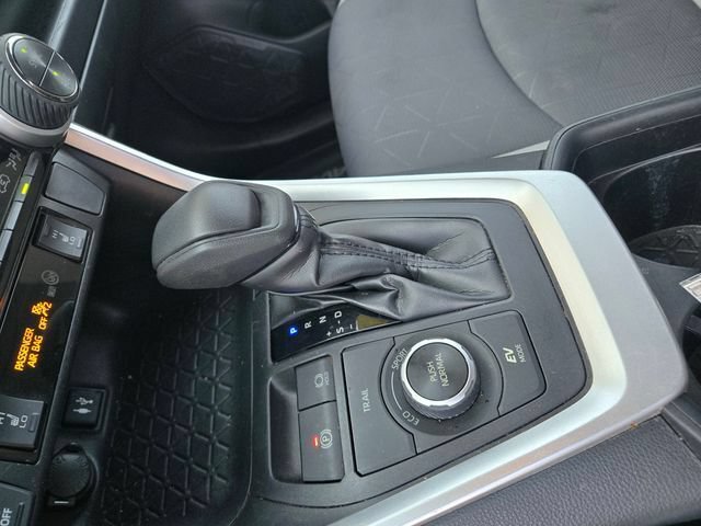 Certified 2019 Toyota RAV4 XLE w/ Convenience Package AWD/4WD image 16